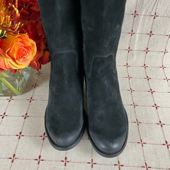 Aqua Sofft “Sharnell” Black Suede Knee High Boots Lace Up Back Water Resistant 6 - Picture 4 of 9